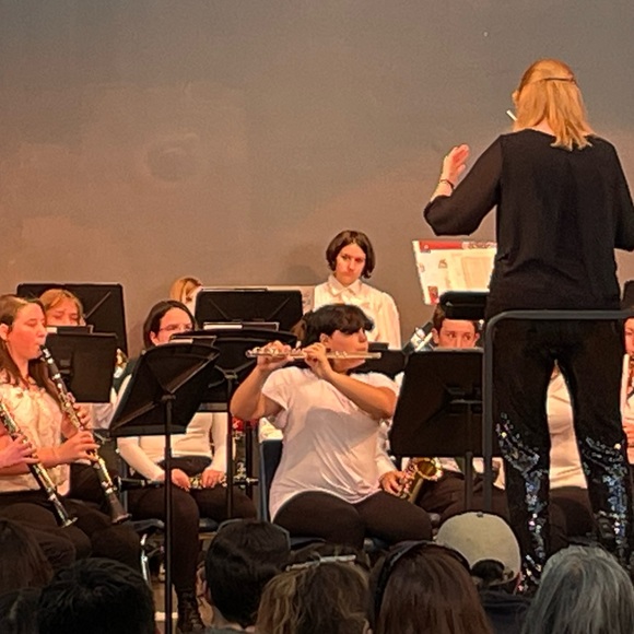 Meet your Posher, 🤟🏼 Denise (Oma). Follow me!! ⏭️⬆️🔀 - Picture 8 of 13